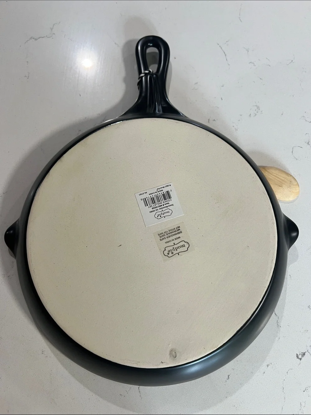 Mud Pie round nonstick